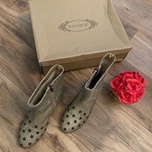 Joyfolie - Wren little girls gold boots.